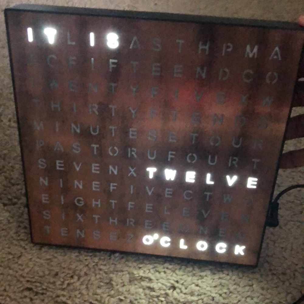 LED Stand Up Clock Display - Picture 2 of 8